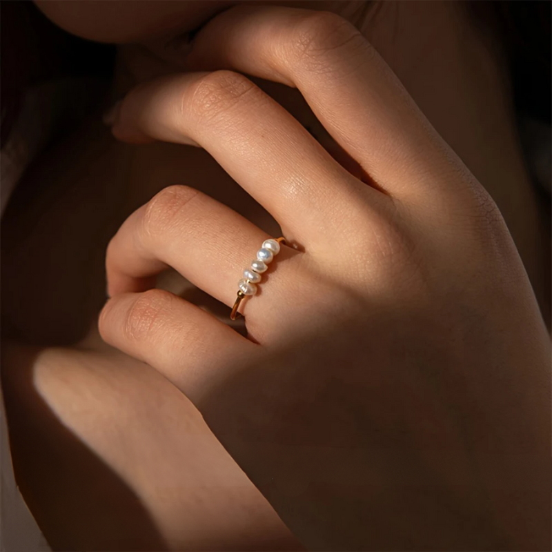 L'Essence Pearl Necklace & Ring