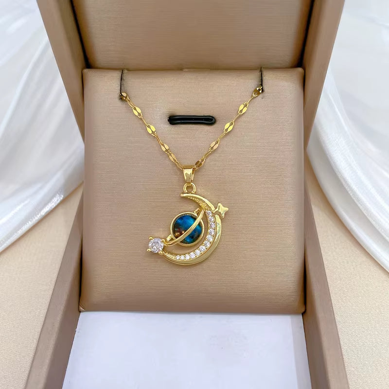 Celeste Pendant & Chain