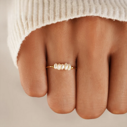 L'Essence Pearl Necklace & Ring