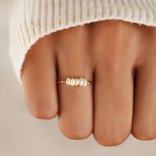 L'Essence Pearl Necklace & Ring